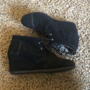 Beautiful genuine leather tom boots.